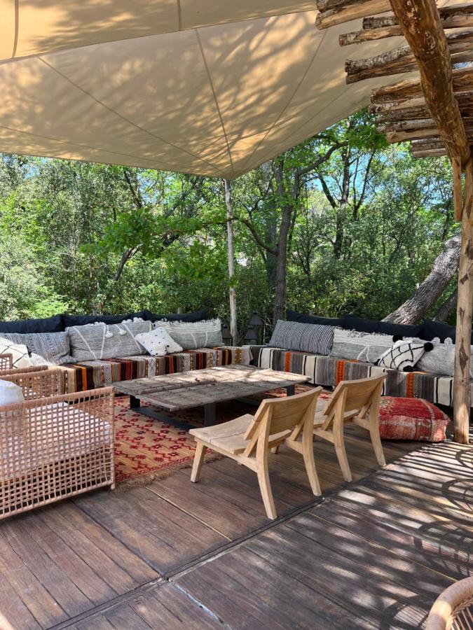 La Bastide Des Grands Chenes Bed and Breakfast Lambesc Εξωτερικό φωτογραφία