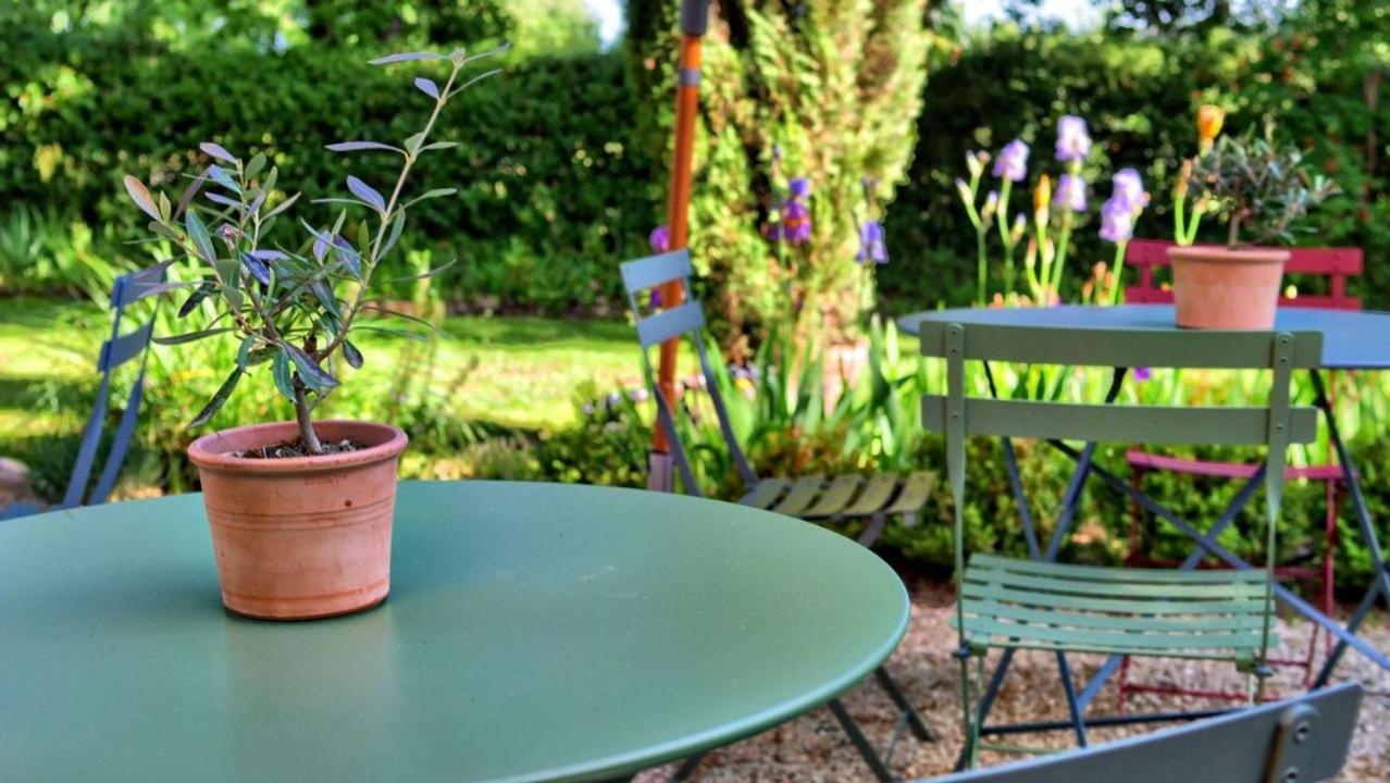 La Bastide Des Grands Chenes Bed and Breakfast Lambesc Εξωτερικό φωτογραφία