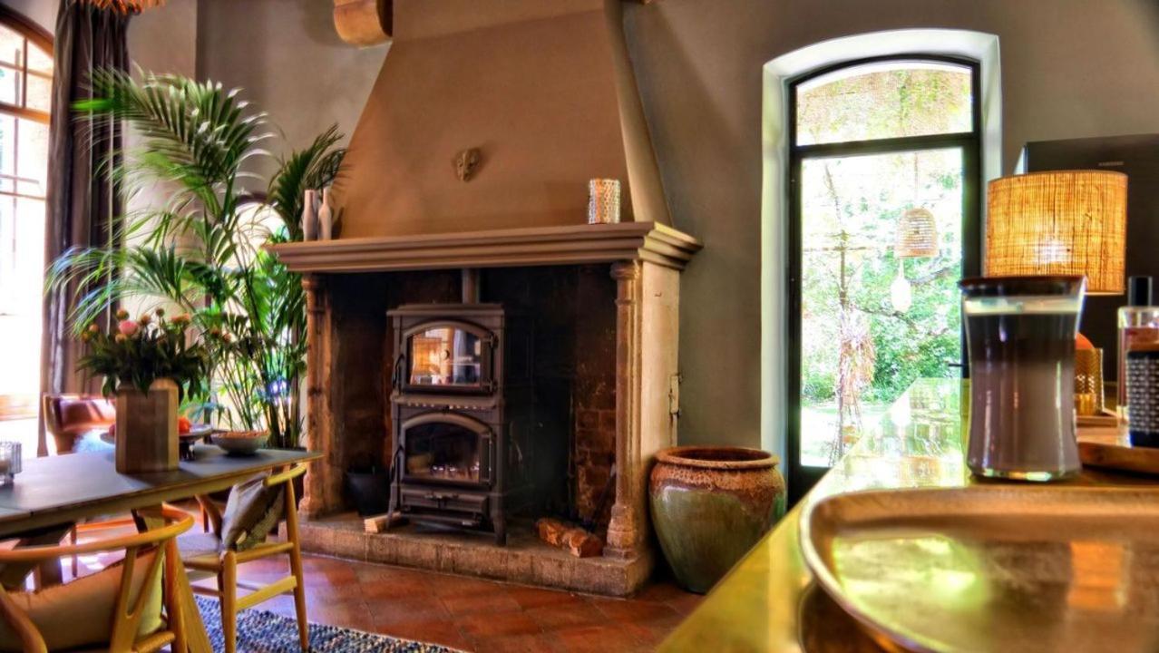 La Bastide Des Grands Chenes Bed and Breakfast Lambesc Εξωτερικό φωτογραφία